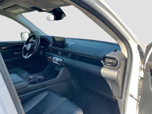 Used 2025 Honda Pilot Touring image 32