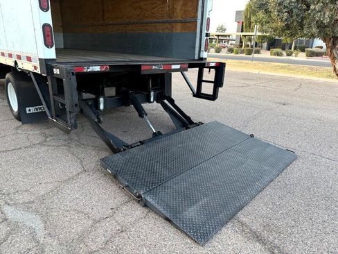 Used 2023 Isuzu NPR image 17