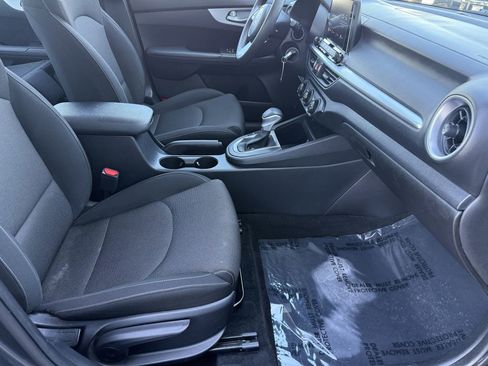 Used 2023 Kia Forte LXS w/ LXS Technology Package FWD image 28