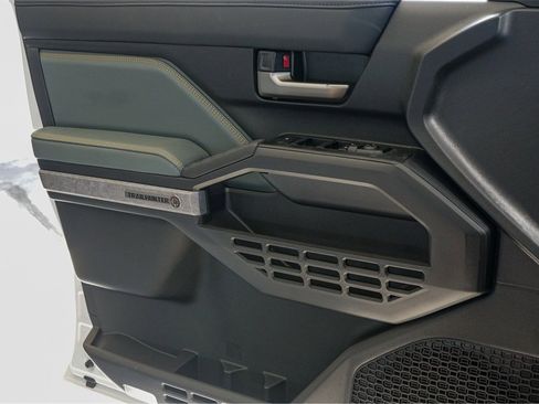 Used 2025 Toyota Tacoma TRD Sport image 21