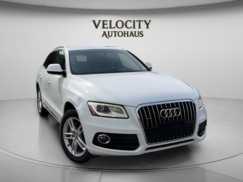Used 2017 Audi Q5 2.0T Premium Plus w/ Technology Package AWD/4WD image 1