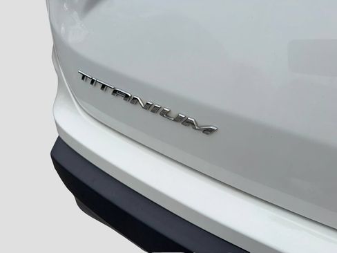 Used 2022 Ford Edge Titanium AWD/4WD image 9