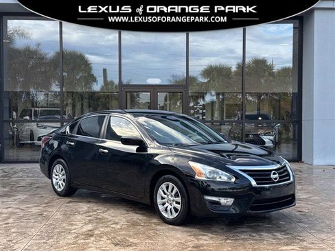 Used 2014 Nissan Altima 2.5 S image 1