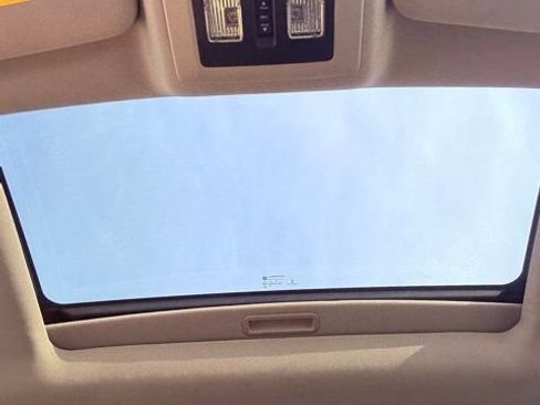 Used 2018 RAM 1500 Sport image 17