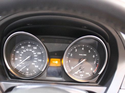 Used 2010 BMW Z4 sDrive35i image 11