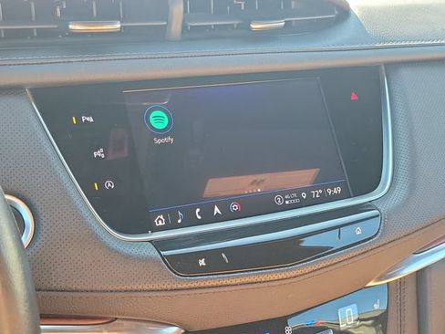 Certified 2024 Cadillac XT5 Premium Luxury w/ Technology Package AWD/4WD image 30