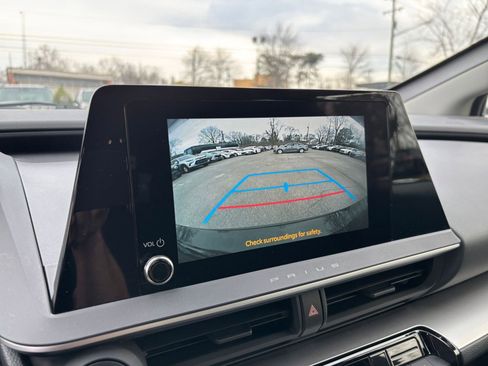 Used 2025 Toyota Prius LE image 17