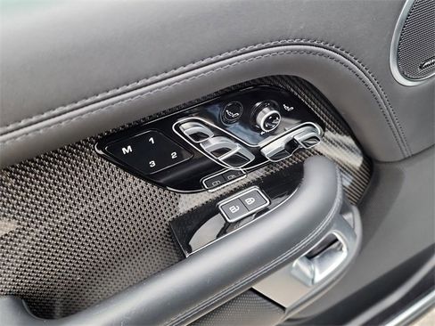 Used 2021 Land Rover Range Rover SV Autobiography Dynamic image 12