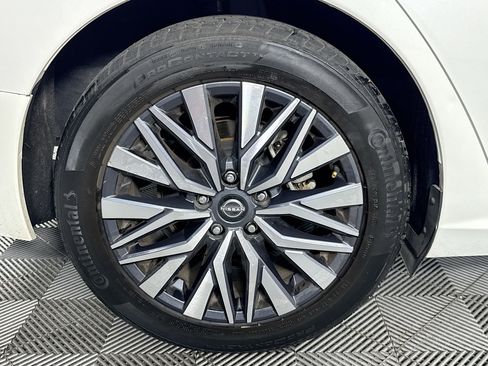 Used 2024 Nissan Altima 2.5 SV image 32