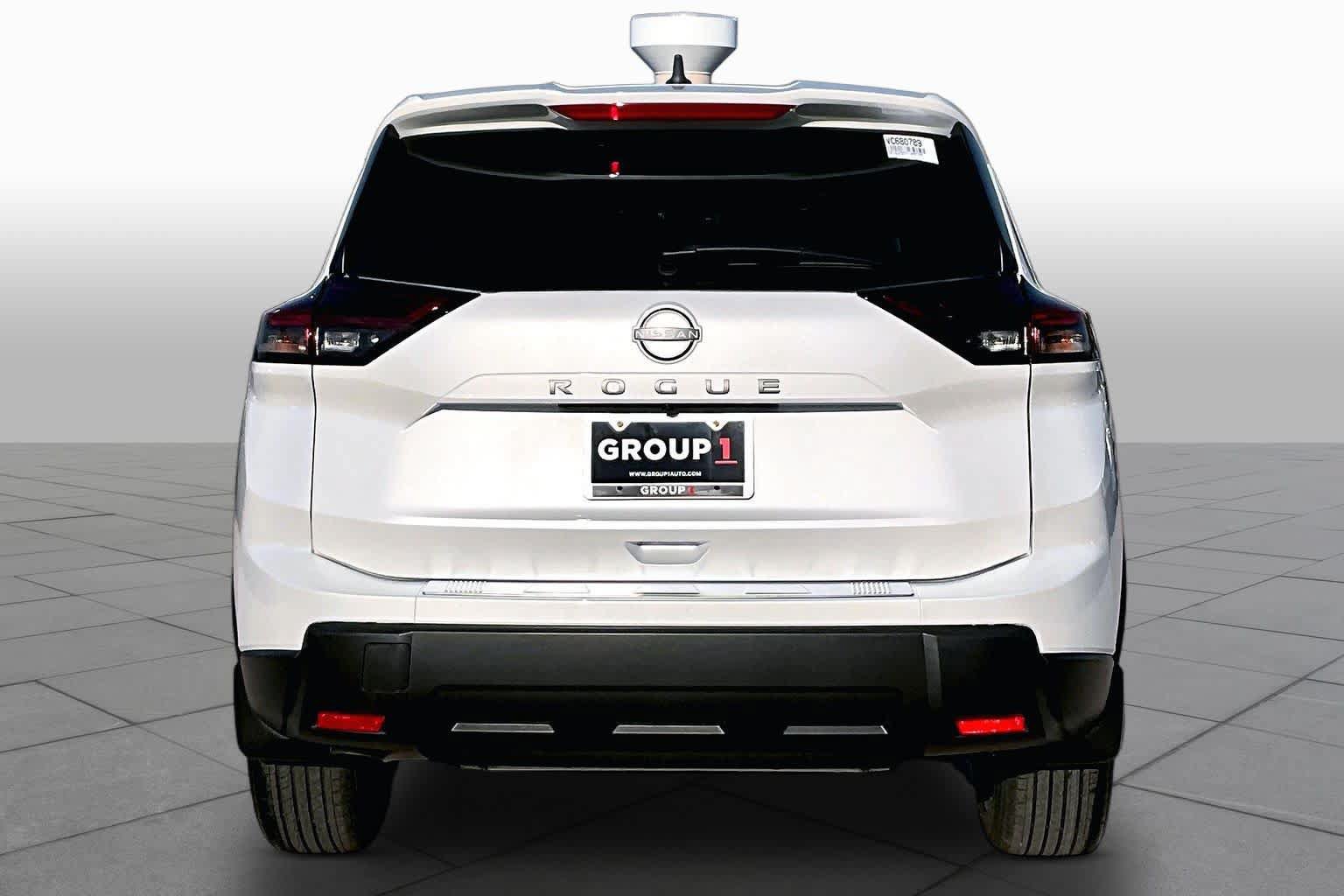 New 2027 Nissan Rogue SV FWD image 4