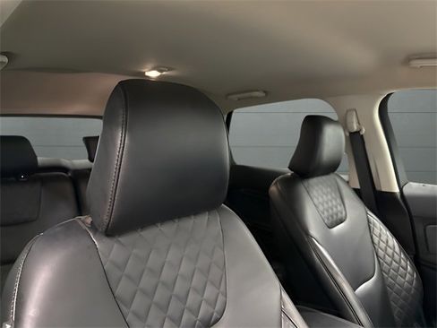 Used 2024 Ford Edge Titanium image 37