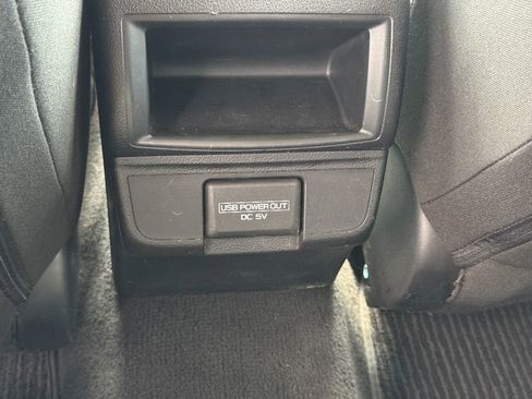 Used 2018 Subaru Outback 2.5i Premium image 12