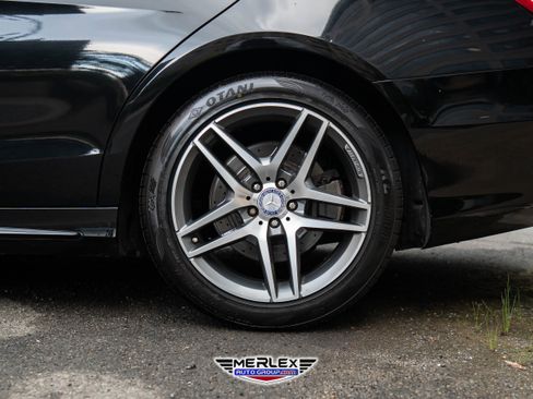 Used 2014 Mercedes-Benz S 550 Sedan w/ Sport Package w/ Sport Package image 12