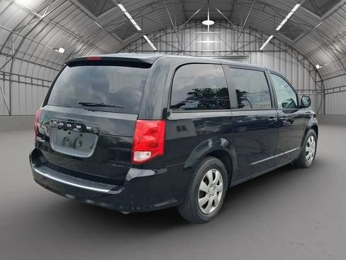 Used 2018 Dodge Grand Caravan SE w/ UConnect Hands-Free Group FWD image 7