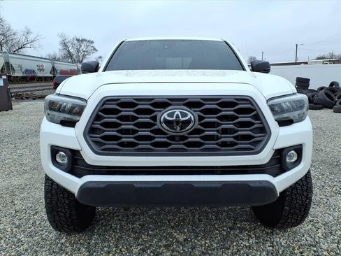 Used 2021 Toyota Tacoma TRD Off-Road w/ TRD Premium Off Road Package image 2