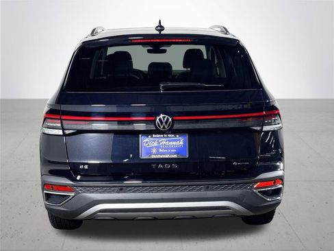New 2025 Volkswagen Taos SE image 7