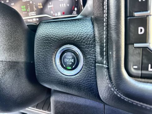 Used 2023 GMC Yukon Denali w/ Denali Reserve Package AWD/4WD image 9