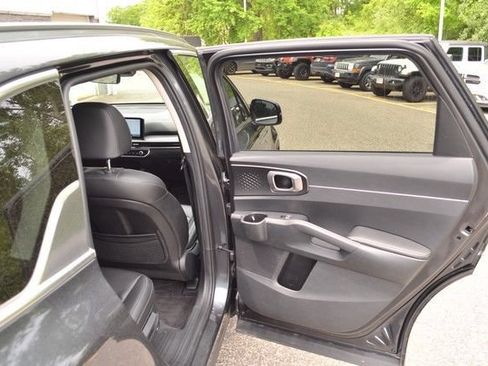 Used 2024 Kia Sorento S AWD/4WD image 36