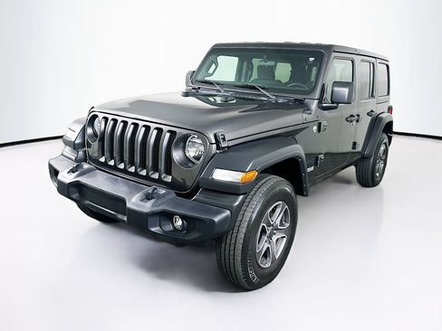 Used 2021 Jeep Wrangler Sport S image 3