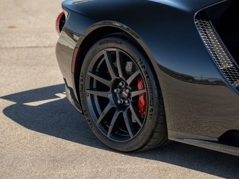 Used 2019 Ford GT RWD image 7