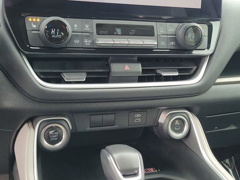 Used 2024 Toyota Grand Highlander XLE image 27