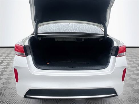 Used 2017 Kia Optima Premium image 23