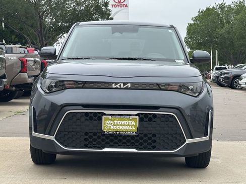 Used 2025 Kia Soul LX FWD image 6