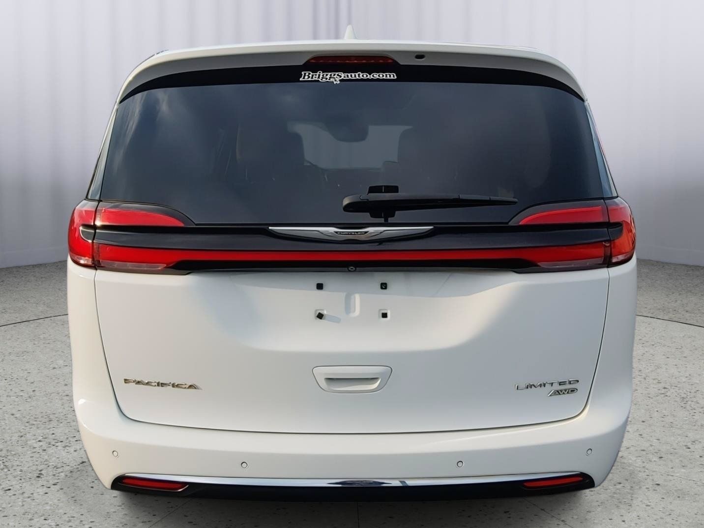 Used 2021 Chrysler Pacifica Limited w/ Premium & Safety Sphere Group AWD/4WD image 7