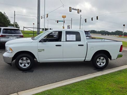 Used 2023 RAM 1500 Classic SLT w/ Electronics Group AWD/4WD image 4