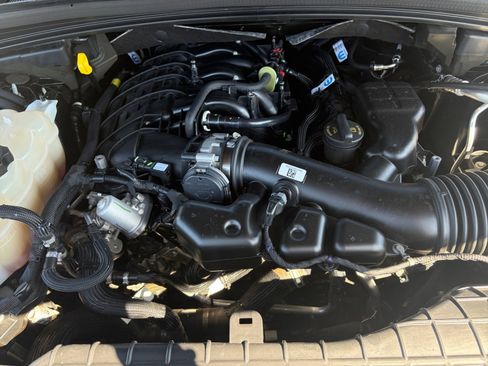 Used 2023 Jeep Grand Cherokee L Laredo AWD/4WD image 29