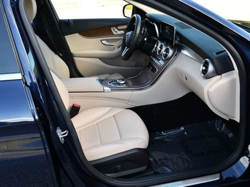 Used 2019 Mercedes-Benz C 300 4MATIC Sedan image 47