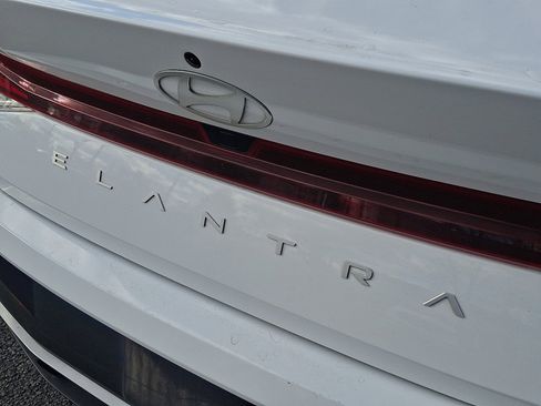 Used 2024 Hyundai Elantra SEL image 16