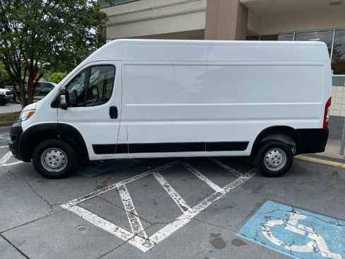 Used 2023 RAM ProMaster 2500 FWD image 2
