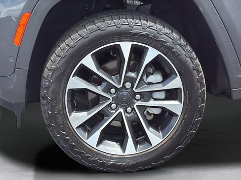 Used 2022 Jeep Grand Cherokee Overland AWD/4WD image 21