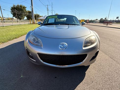 Used 2009 MAZDA MX-5 Miata Touring image 3