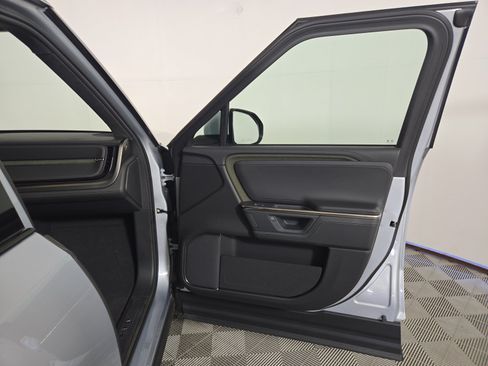 Used 2025 Rivian R1S Adventure AWD/4WD image 18