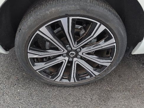 Used 2023 Volvo XC60 B5 Ultimate image 6