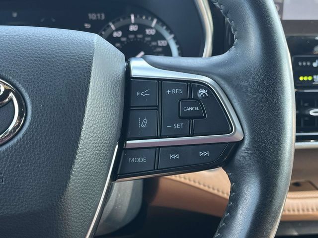 Used 2021 Toyota Highlander Platinum AWD/4WD image 30
