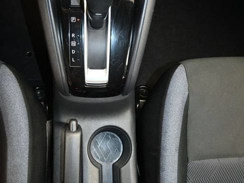 Used 2025 Nissan Versa SV FWD image 18
