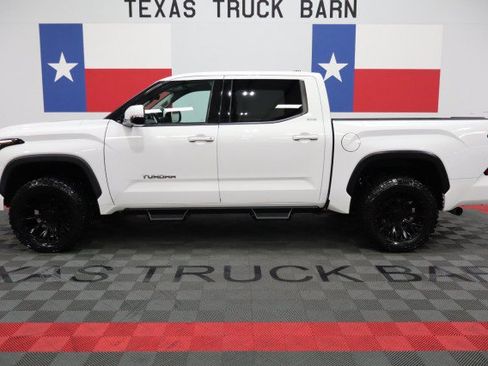 Used 2022 Toyota Tundra SR5 AWD/4WD image 1