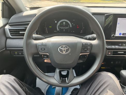 Used 2025 Toyota Camry LE FWD image 18