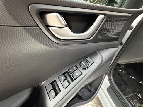 Used 2019 Hyundai Ioniq Base image 25