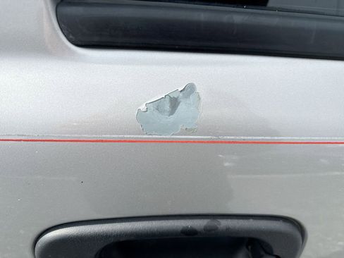 Used 2005 Chevrolet Silverado 2500 LT w/ Heavy-Duty Power Package image 32