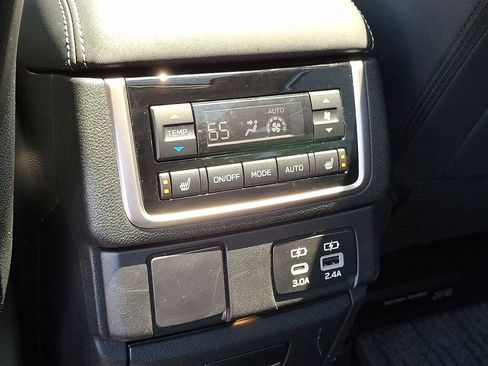 Used 2023 Subaru Ascent Limited w/ Technology Package AWD/4WD image 14