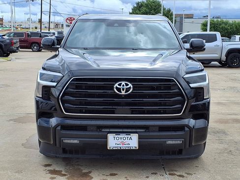 Used 2025 Toyota Sequoia SR5 AWD/4WD image 2