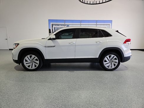 Certified 2023 Volkswagen Atlas Cross Sport SE AWD/4WD image 5