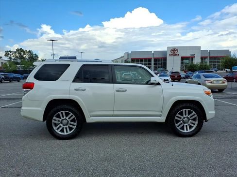 Used 2011 Toyota 4Runner Limited AWD/4WD image 3