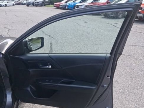 Used 2015 Honda Accord Sport image 19