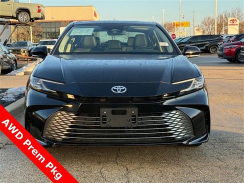 Used 2025 Toyota Camry XLE image 8