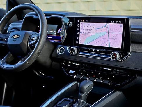 Used 2025 Chevrolet Colorado W/T w/ Advanced Trailering Package image 7